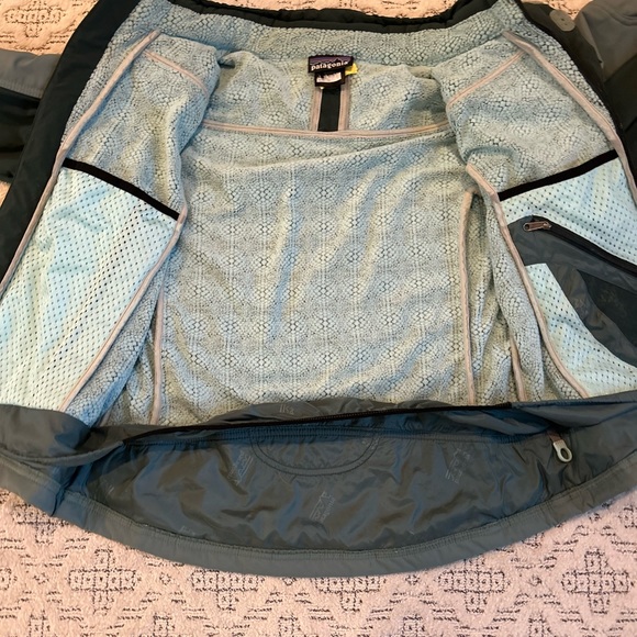 Patagonia mid weight jacket - Picture 2 of 6
